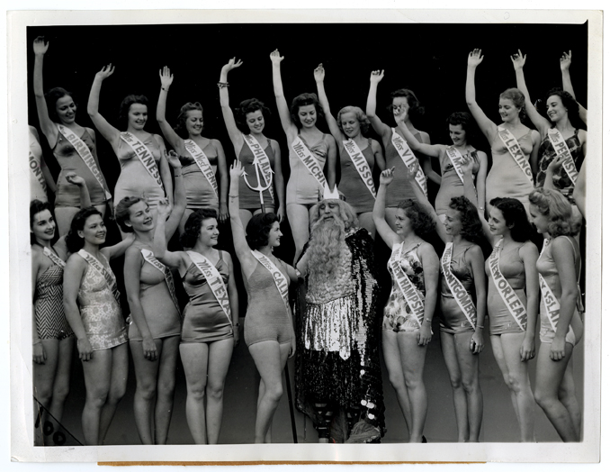1939 Miss America contestants pose with King Neptune