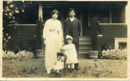 Sonoko Iwata with parents, at home